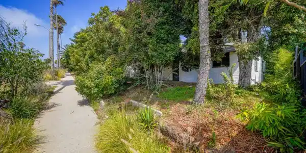 3538 Grand View Boulevard