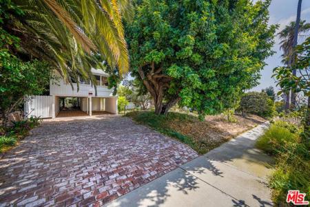 3528 Grand View Boulevard