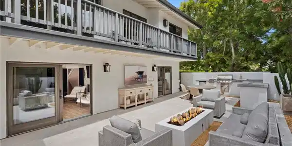11 Mainsail Drive