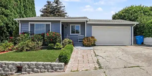 400 Ladera Dr