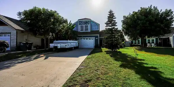 1977 El Cajon Circle