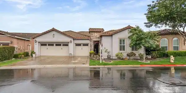 320 Riverwood Ln