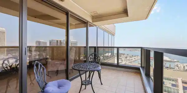200 Harbor Dr