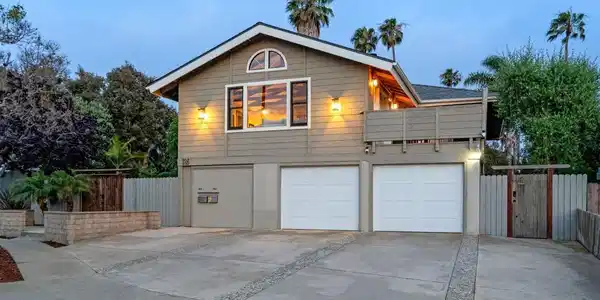 950 Seaside Court