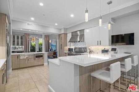 6099 S Seabluff Drive