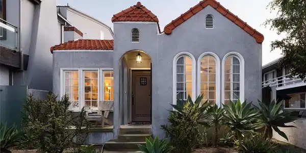 1113 W Balboa Boulevard