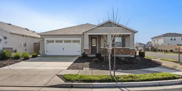 4395 Canada Way