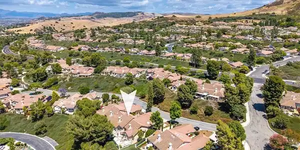 27355 Paseo Laguna