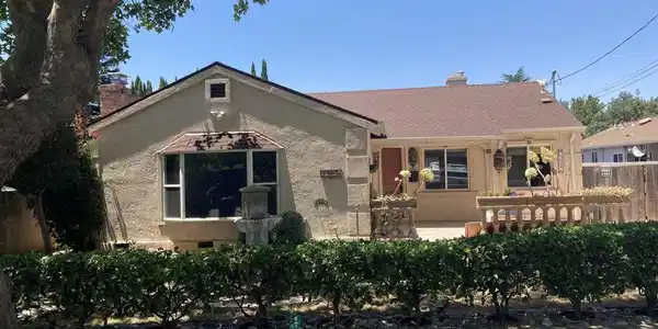 22007 Orange Ave