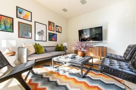 343 W Date St