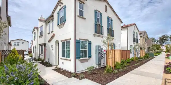 2999 Minaret Way