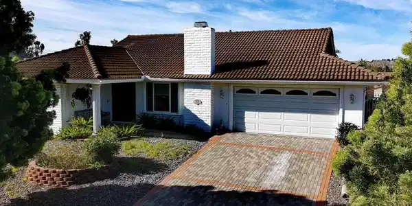 4045 Via Los Padres