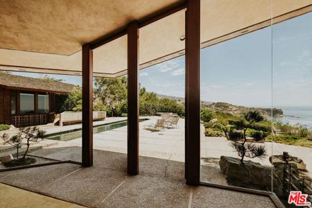 8 Sea Cove Drive