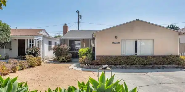 3565 Greenwood Avenue