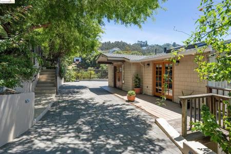 2335 Tunnel Rd