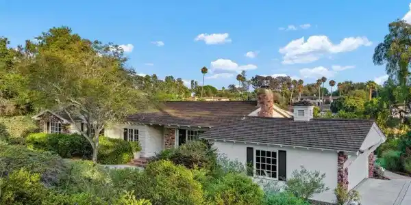 5749 Loma Verde Dr