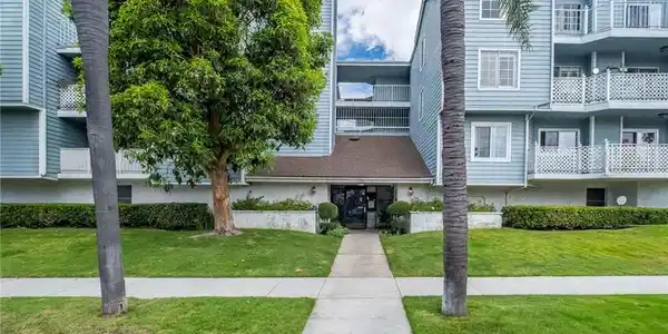 955 E 3rd