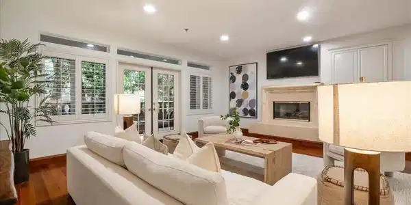 2888 Torrey Pines Rd