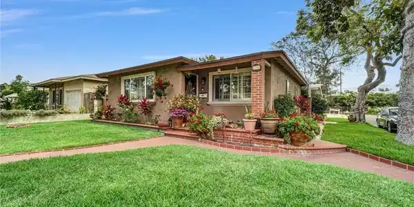 2300 Gale Avenue
