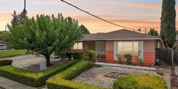 738 Santa Ana Dr