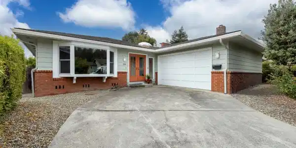 138 Woodcrest Place