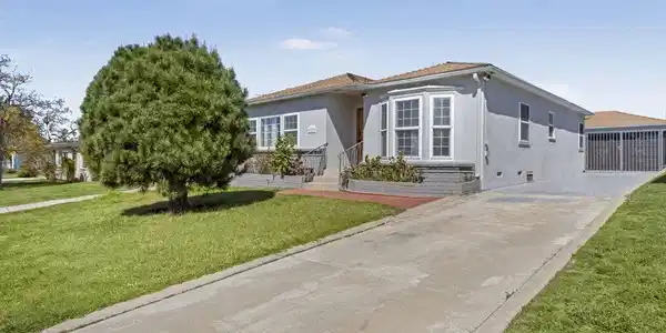 6727 W 87th Place
