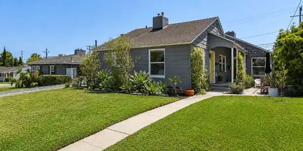 5956 W 85th Place