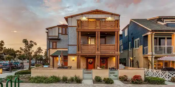 807 Jersey Ct