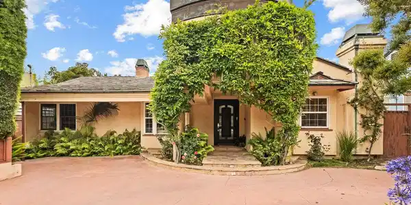 219 Entrada Drive