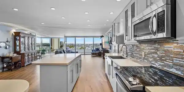 4335 Marina City