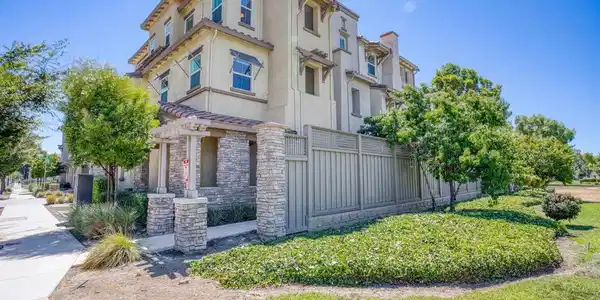 4015 Clydesdale Cmn
