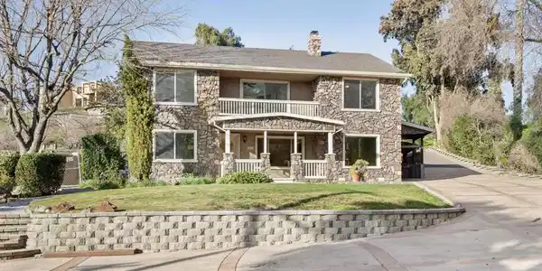 1956 Holly Dr