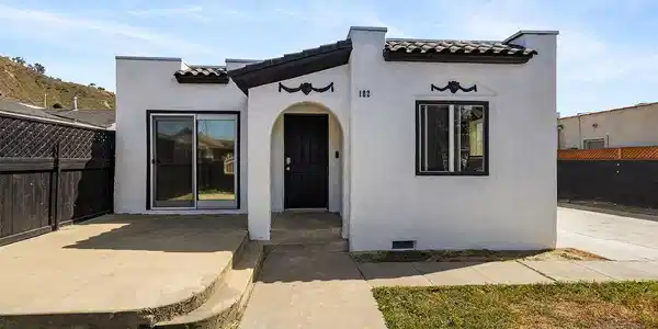 182 E McFarlane Drive