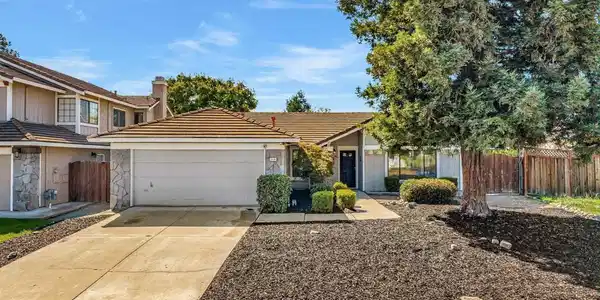 2404 Whitetail Dr