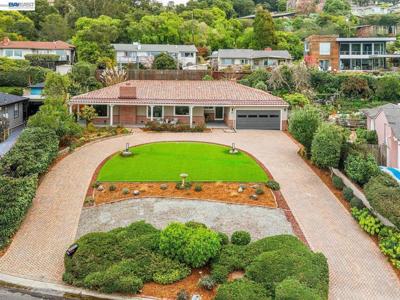 51 51 Franciscan Way