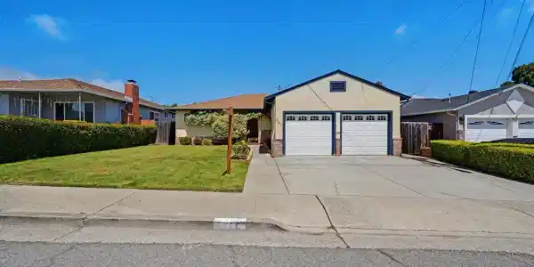 260 Lomita Ave