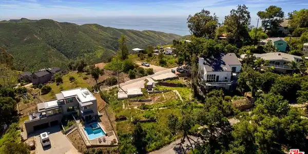 26166 Fairside Road