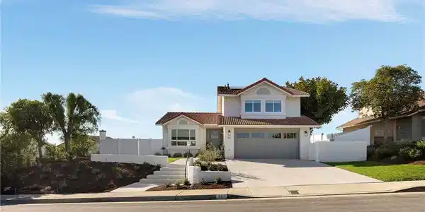 501 Calle Luego