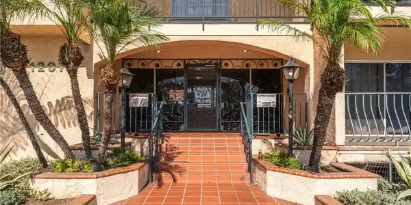 1207 Obispo Avenue