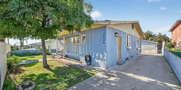2568 Roseview Place
