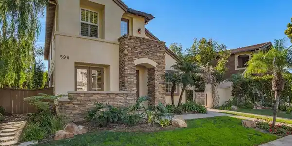 598 Paloma Court