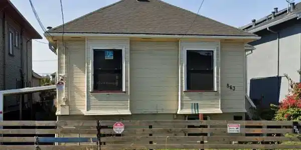 863 35th Street