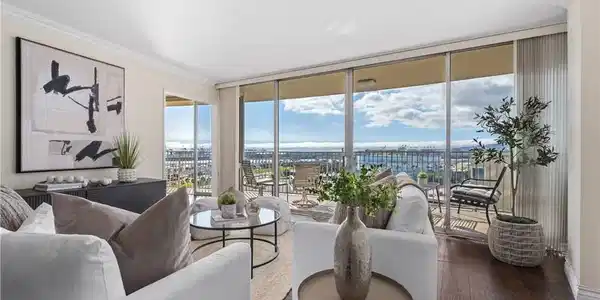 700 E Ocean