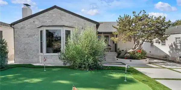 6129 W 83rd Place