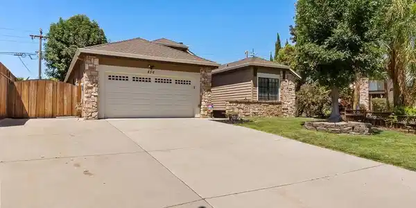 456 Hazelnut Dr