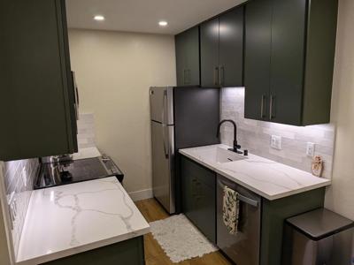 413 Piccadilly Place