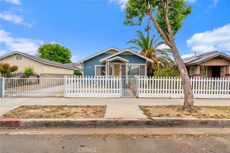549 E Rhea