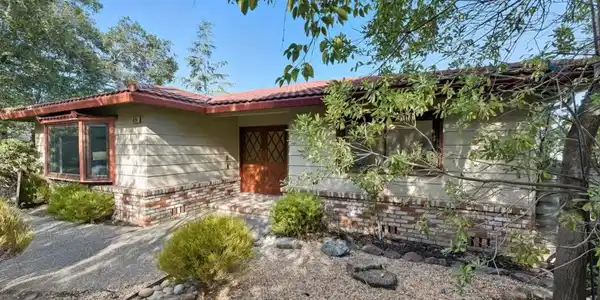 629 California Way