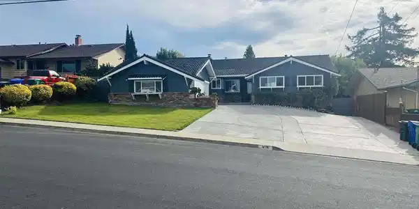 919 N Elm Drive