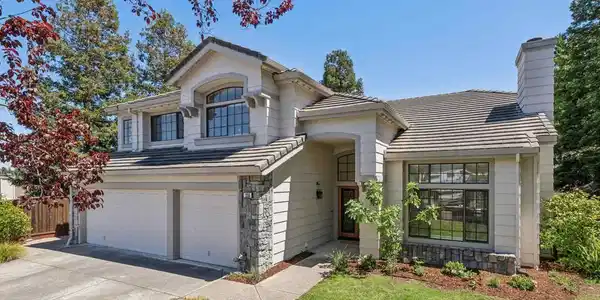 225 Valley Glen Ln